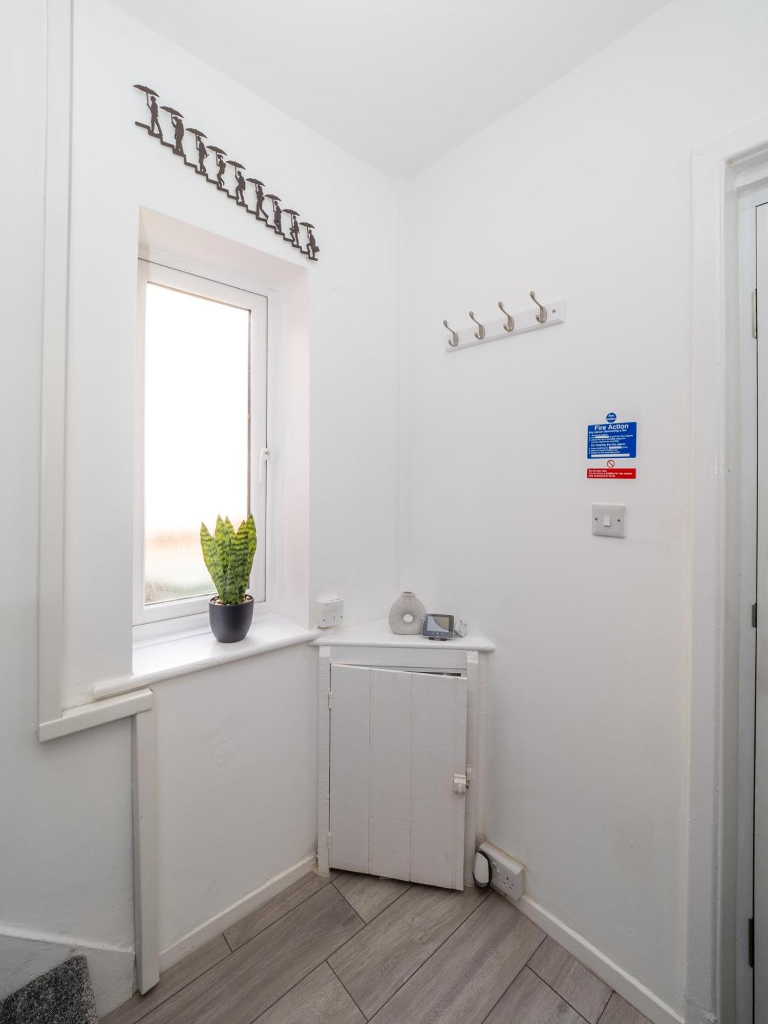 3Br Haven Retreat In Wallasey With Free Street Parking Exteriér fotografie
